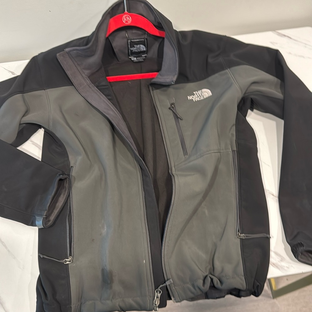 Men’s small North face Winter jacket 
Grey/Black jacket
